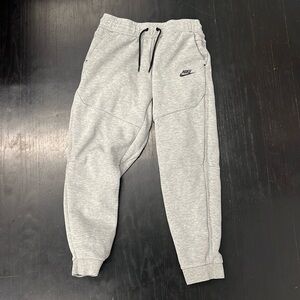Kids Nike Tech sweatpants